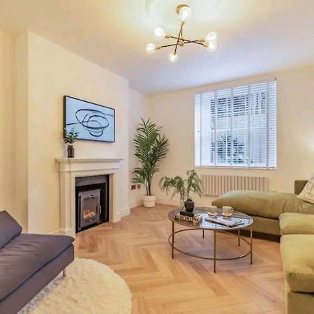 St Marg'S Hideaway; Grade II Listed Luxury Apartment In The Heart Of Cheltenham - Gateway To The Cotswolds! Sleeps 4 - Outdoor Seating And Free Private Parking! Екстериор снимка